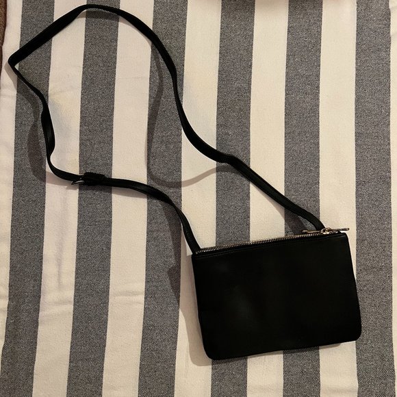 Black three compartment purse - Picture 1 of 2